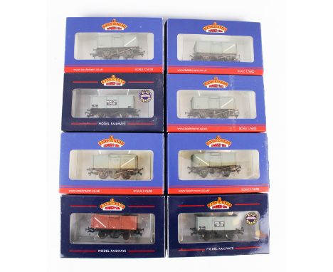 Eight Bachmann OO gauge mineral wagons. Including a 37-377E 16 Ton Mineral Wagon, a 37-275C 27 Ton Steel Tippler Wagon, etc, 
