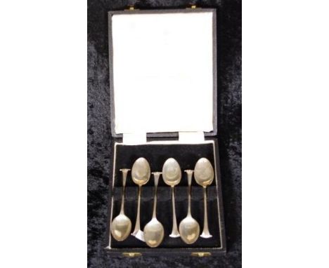 Cased set of six sterling silver teaspoons hallmarked Sheffield 1929, maker: William Hutton &amp; Sons Ltd, 72 grams approx