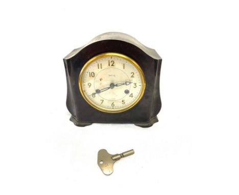 Smiths 2 keyhole bakelite mantel clock with key, pendullam, untested 
