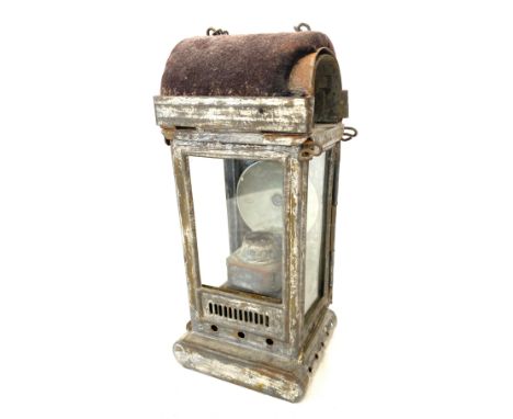 Vintage paraffin lamp, untested, approximate measurements: 8 inches 