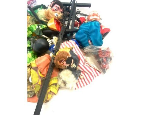 Vintage antique selection of puppets, to include clowns, pirates etc. 