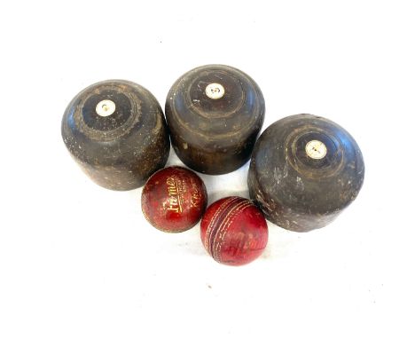 3 Vintage boules balls and 2 vintage cricket balls includes 1 Famex 