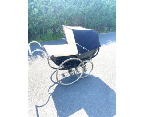 1940s Vintage pram 