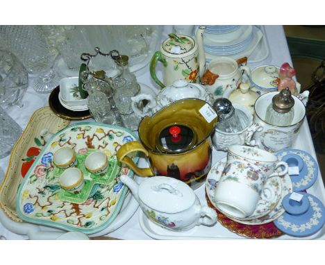 A Royal Worcester tea cup and saucer; a coffee cup and saucer; a selection of 20th century decorative ceramics