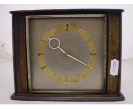 WOODEN 8 DAY VINTAGE MANTLE CLOCK 
