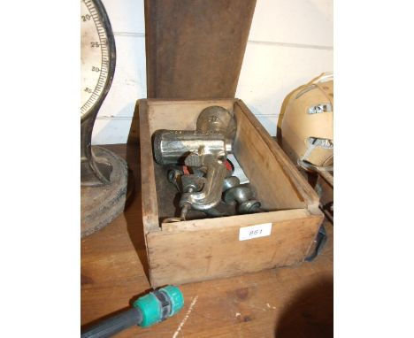 VINTAGE SIF NO 8 MINCER