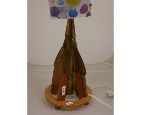 BRASS PROPELLER LAMP ON WOODEN STAND WITH T.W.CHERUB INSCRIBED (58 CM) 