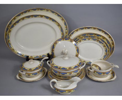 A Wilkinson Staffordshire Pottery Dinner Service to comprise Graduated Platters, Tureen, Plates Etc 