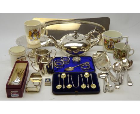 Cased set of Victorian silver Apostle teaspoons and tongs, George Unite, 1886, three silver napkin rings, Victorian silver em