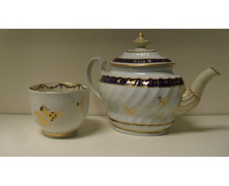 A Barr Worcester tea pot and cover together with an earlier bowl, 10cm (4 in) diameter (3)  The tea pot cover finial and spou