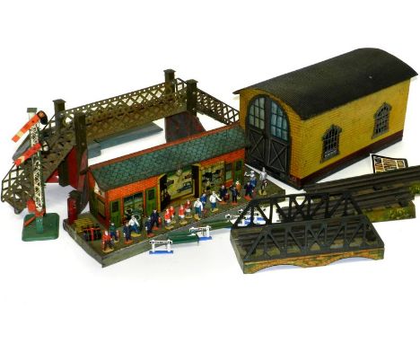 Bing 0 Gauge 3 rail side track Engine Shed, double litho printed doors to one end, some adverts applied, tinplate has little 