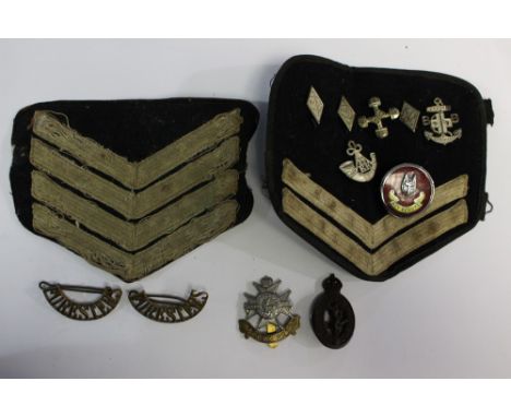 WW2 British Notts and Derby Regt cap badge and two brass Foresters shoulder titles,WW2 economy Plastic Royal Corps of Signals