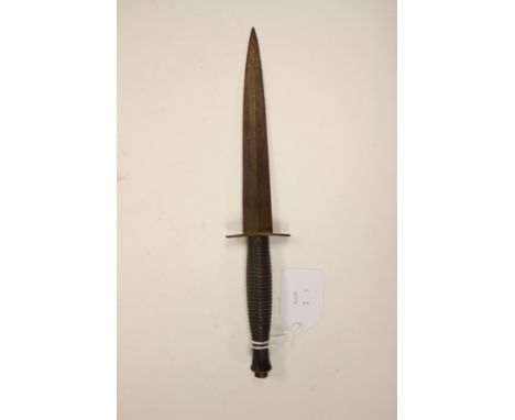 WW2 British 3rd pattern F-S Fighting Knife. No 3 moulded to cast alloy grip. 175mm long double edged blade. Copper washed fin