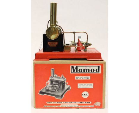 Mamod: A boxed Mamod S.E.3, Twin Cylinder Superheated Steam Engine, complete with model catalogue, burner and funnel.