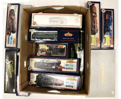 Bachmann: One box of assorted Bachmann locomotives comprising: Plus 31206, Plus 31203, Spectrum 81307, 33-875, 32-426, 31-453