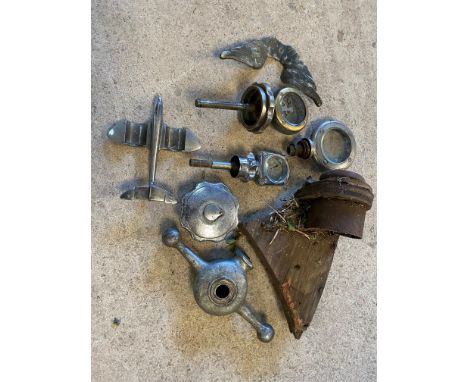 A small crate of parts including a large scale pull-out dash lamp, calormeter etc. 
