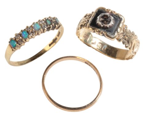 A VICTORIAN 18CT GOLD, BLACK ENAMELLED AND DIAMOND SET MOURNING RING commemoration engraving internally to 'John Warren, Dean