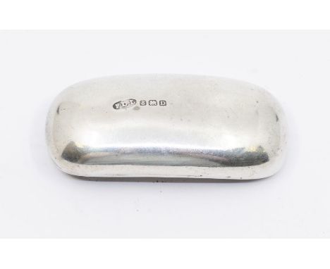 A Georgian style curved snuff box, front engraved with scrolling foliate decoration, plain cartouche, hallmarked by F D Long,