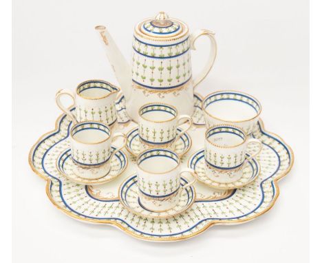 Paragon - An early 20th century porcelain 12 piece coffee set, consisting of coffee pot, four cans and saucers, milk jug, sug