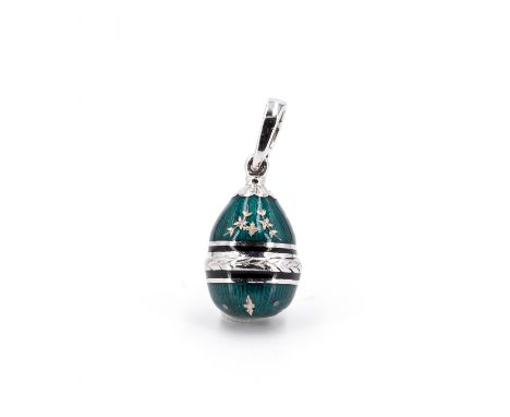 VICTOR MAYER FÜR CARL PETER FABERGÉPforzheimEmail-Anhänger. Material: 750/- Weißgold, Punze, grünes, schwarzes Email. Gesamtg