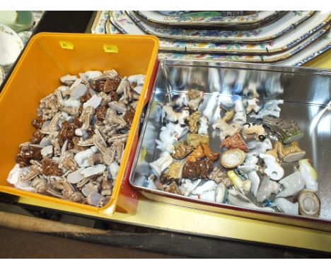 TWO TUBS OF WADE WHIMSIES AND OTHER SMALL CERAMIC FIGURES ETC. 