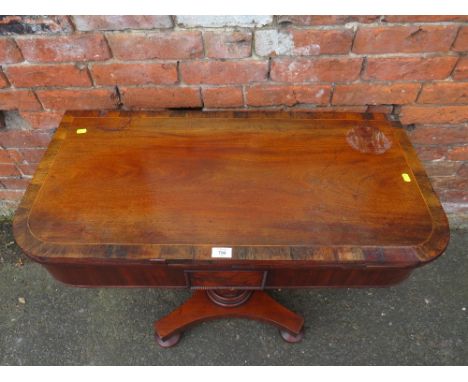 A GEORGIAN MAHOGANY AND ROSEWOOD FOLD OVER TEA TABLE W-92 CM S/D