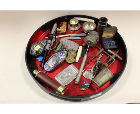 A TRAY OF COLLECTABLES TO INCLUDE A SMALL TELESCOPE, VINTAGE CORKSCREWS ETC