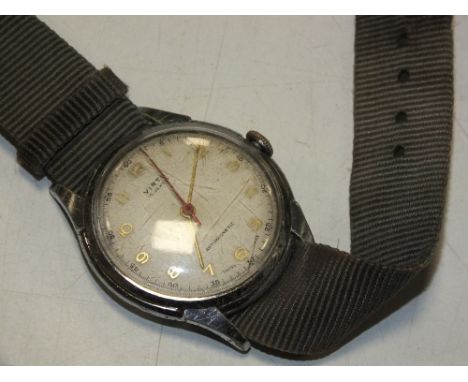 A VINTAGE VIRTU 15 JEWEL WRISTWATCH