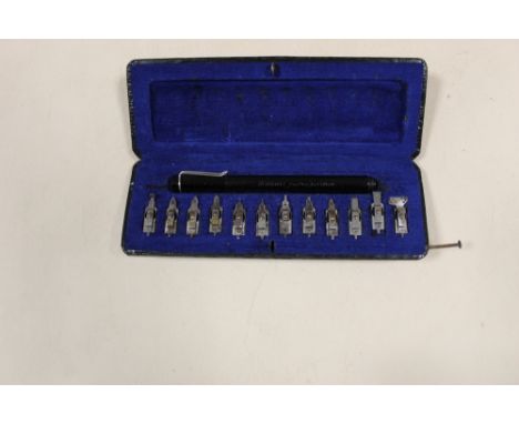A VINTAGE CASED PELIKAN GRAPHOS CALLIGRAPHY SET 