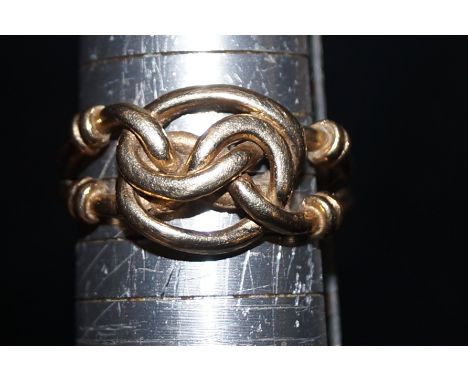Gents 9ct Gold Celtic knot ring Size W