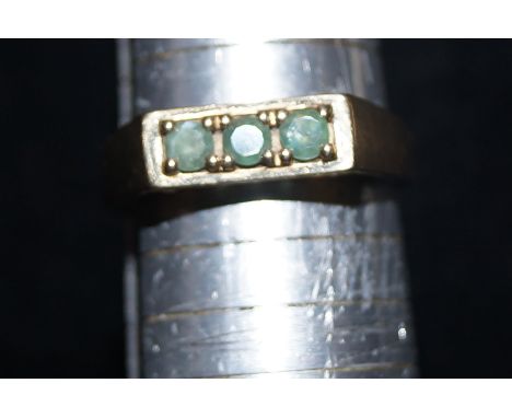 Gents 9ct Gold 3 emerald stones ring Size W