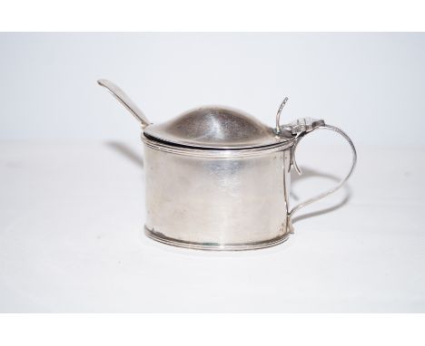 Vintage Silver Lidded Mustard Pot W Hutton & Sons, Birmingham, 1927, 72 g. Blue glass liner and spoon. 