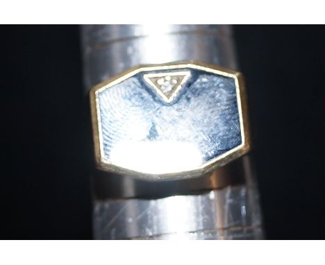 Gents 9ct Gold black stone &amp; diamond ring Size V