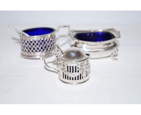 Victorian,&Edward VII, Silver Condiment Holders, weight 135g app 4.5oz t        a.Open salt on 4 paw feet, London , 1899, b.O
