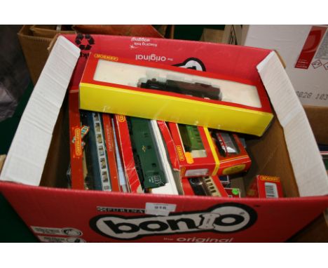 BOXED HORNBY LOCOMOTIVE a boxed Great Western 6113 locomotive, a boxed Diesel locomotive and boxed rolling stock. Also with v
