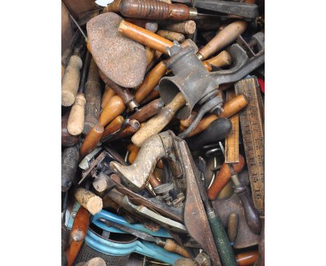 A good quantity of vintage tools to include cobblers' lasts, leather working tools, chisels, screwdrivers etc.
