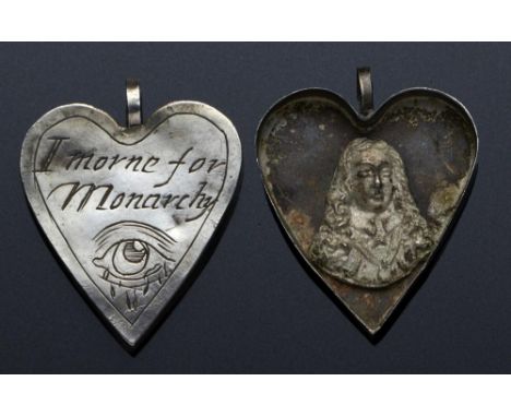 AN ENGLISH SILVER HEART SHAPED MEMORIAL LOCKET OF CHARLES I, SECOND HALF  17TH C containing an embossed portrait of Charles I