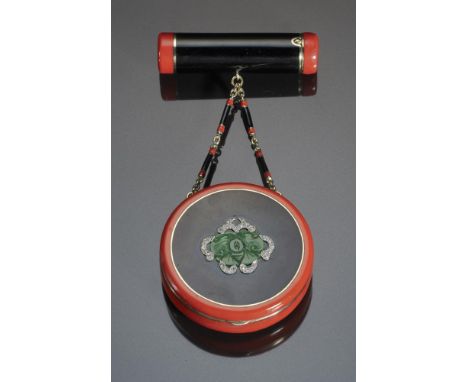 AN ART DECO DIAMOND, CARVED JADE AND GOLD AND BLACK AND VERMILION ENAMEL LIPSTICK HOLDER AND COMPACT, C1935 with mirror to th