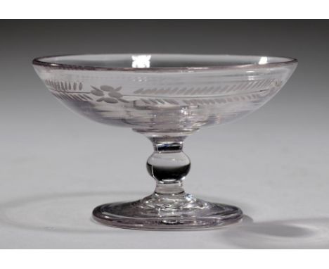 AN ENGLISH GLASS PATCH STAND, C1780 with engraved saucer bowl and single knop stem, 10cm diam++Good condition