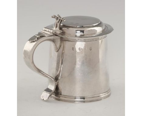 A WILLIAM III SILVER LADY'S TANKARD  14cm h, by Gabriel Player, London 1700, 20ozs 8dwts++Possibly light erasure but not resu