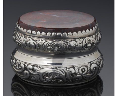 A VICTORIAN EMBOSSED BOMBE SILVER AND HARDSTONE SNUFF BOX the lid inset with serpentine, 6cm l, by William Comyns &amp; Sons,