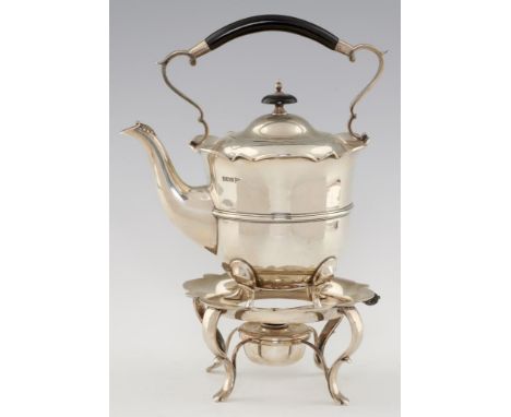 A GEORGE V SILVER TEA KETTLE  32cm h, by Walker &amp; Hall, Sheffield 1913, 42ozs 16dwts++Complete and in good condition with