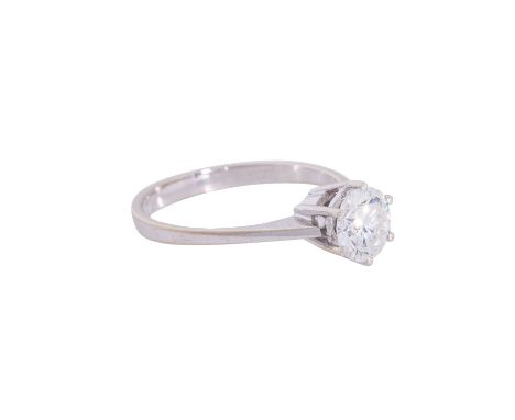 Solitärring mit Brillant von ca. 1 ct, ca. WEISS (H)/SI3, aktueller WBW (2024): ca. 5.000 €, WG 14K, 2,6 g, RW: 57, 2. H. 20.