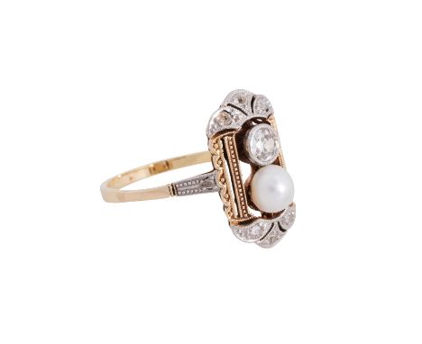 Ring mit Perle und Altschliffdiamant von ca. 0,2 ct, ca. LGW (J)/SI, und weitere kleinen Diamanten, GG 14K, Schauseite Platin