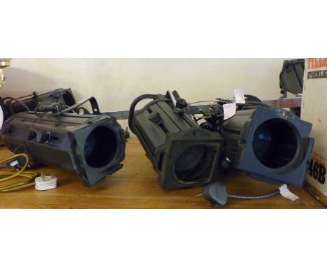PROFESSIONAL STAGE LIGHTS. Acclaim 24 ~ 44 lighting rig and professional Alphpack 2 Zero 88 three channel portable dimmer uni