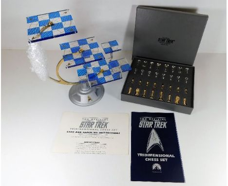 Hamilton Mint Tridimensional Star Trek Chess Set 1994 with COA, rules and care leaflet