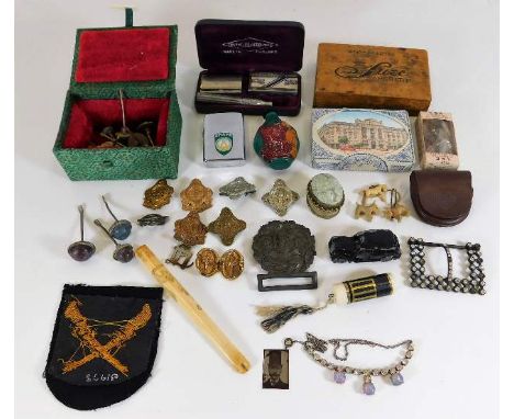 Collection of badges, a snuff bottle box cards, razor kit, cigarette holder &amp; other sundry items