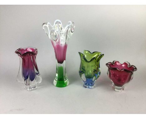 LOT OF ART GLASS,including vases and dishes, the tallest 33cm high (12)Condition report: Some small chips and scratches in pl