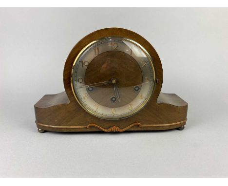 CHIMING MANTEL CLOCK