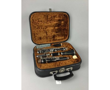 CORTON CLARINET,in fitted case